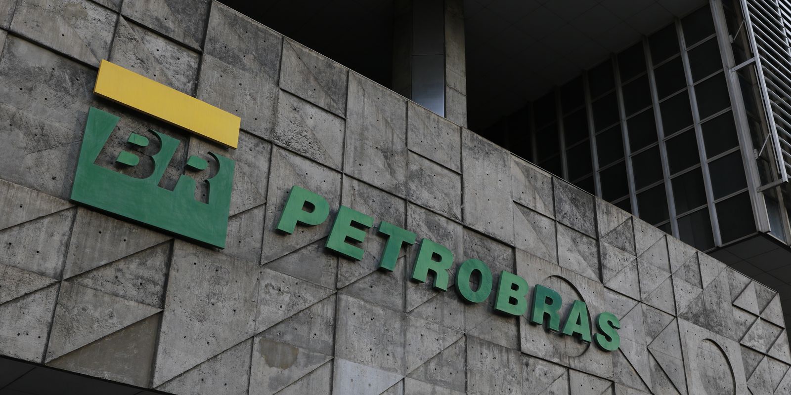 Petrobras implementa desconto no diesel a partir desta segunda-feira
